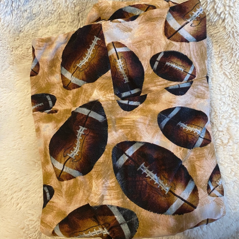 Lularoe football leggings.